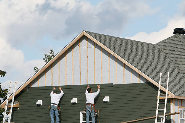 Professional Siding Replacement technician working in Crozier, VA